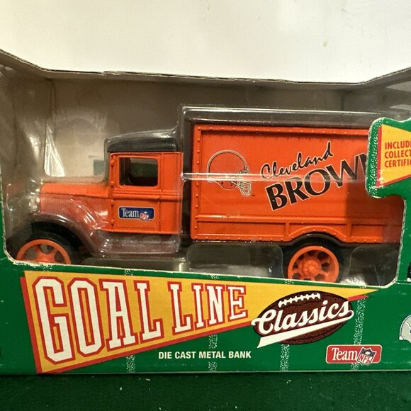 Ertl Cleveland Browns Collectibles NFL Goal Line Classics Delivery Truck Coin - Picture 4 of 12